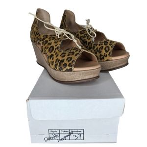 Mayan Roots Destin Leopard Wedge Sandals Size 7 NIB
